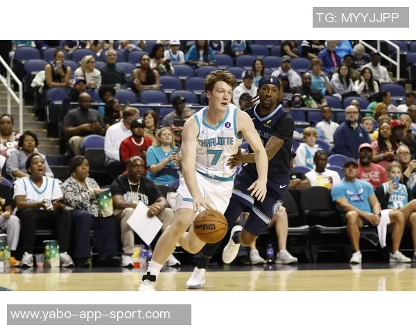 克尼佩尔表现出色12投7中砍下21分7助攻三分球命中率高达55